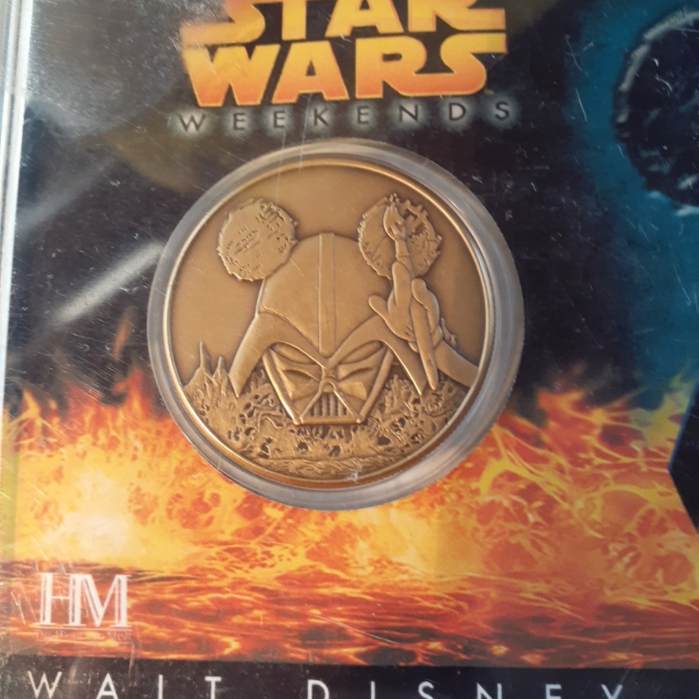 2005 Disney Star Wars Weekends Commemorative Coin - Picture 3 of 4